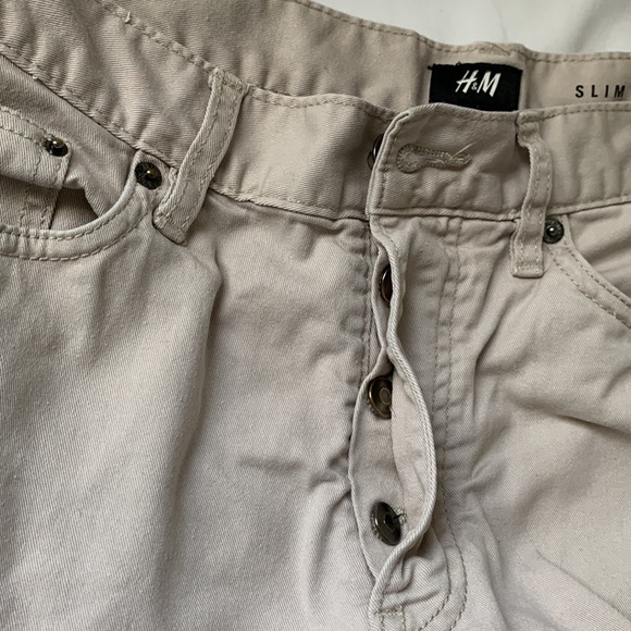 H&M Shorts - Picture 8 of 9